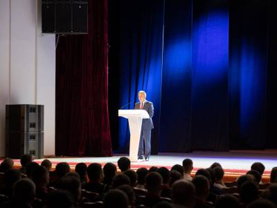 Президент Вадим Красносельский провёл для старшеклассников и студентов открытый урок истории