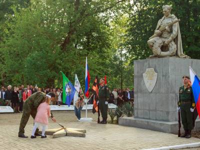 Студенты АТФ приняли участие в торжественном митинге 