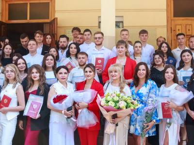 Медицинский институт выпустил первых специалистов