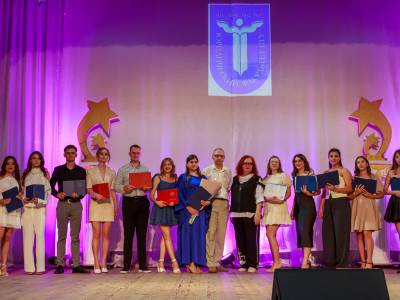 Вручение дипломов выпускникам юридического факультета
