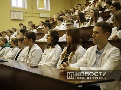 Начинающим врачам сократили срок отработки после окончания вуза