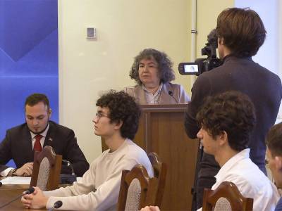 В госуниверситете прошёл круглый стол, посвящённый 35-летию Верховного Совета