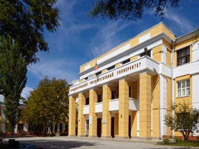 Президент отметил годовой стипендией больше сотни юных приднестровцев