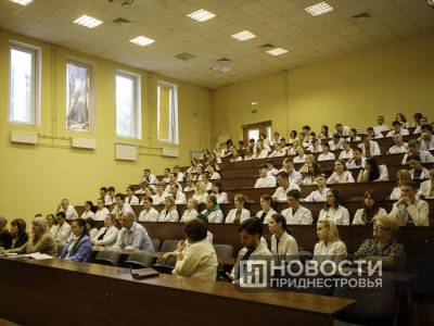 Трудоустройство, программы обмена, дипломы – главные темы встречи студентов-медиков с главой Минздрава