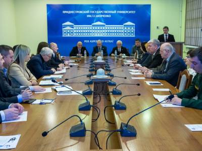 35 лет инженерного образования отметили в ФТИ