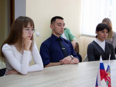 «Над гладью днестровской мелодией чистой ...»