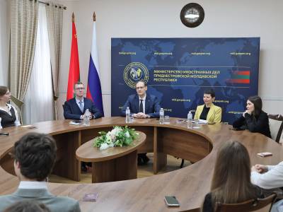 Виталий Игнатьев провел встречу со студентами первого курса специальности «Политология: международные отношения»