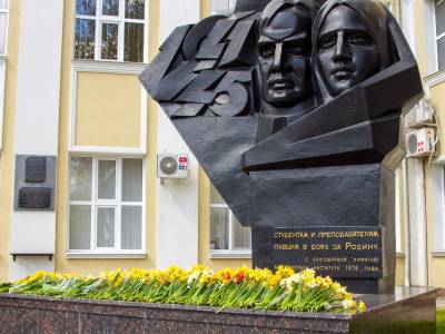 Память о подвиге жива