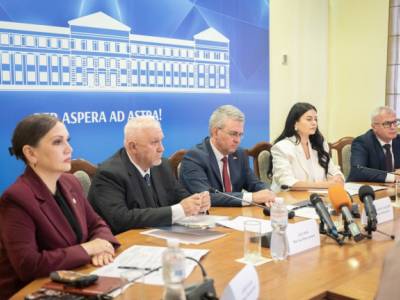 Президент ПМР Вадим Красносельский принял участие в заседании Высшей аттестационной комиссии при Минпросе
