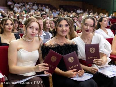 В добрый путь, выпускники!